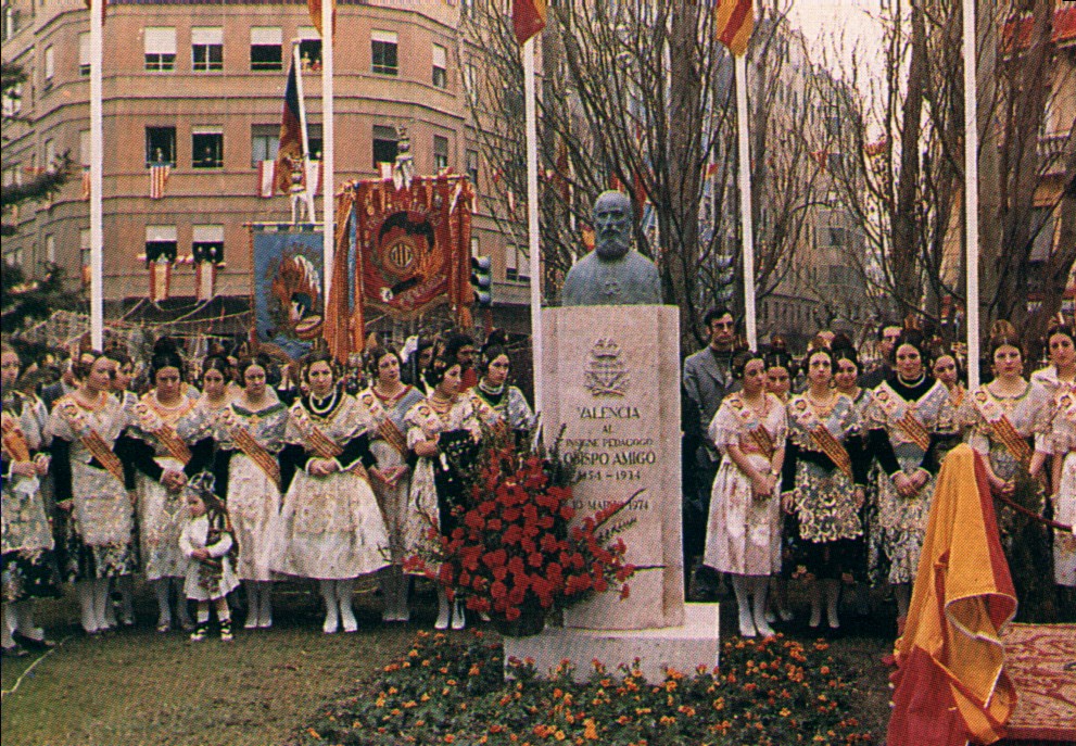 Valencia dedicates a plaza to LUIS AMIGO